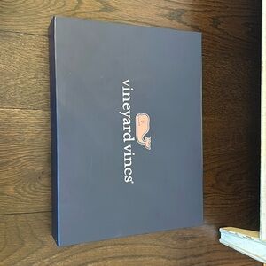 Vineyard Vines Box